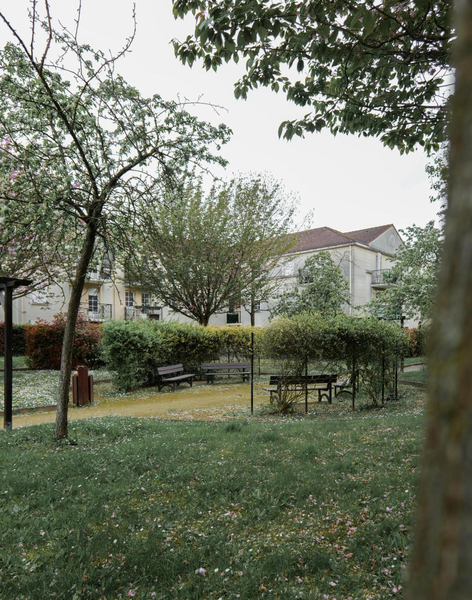 Spacieux Appart - 11 Personnes - Disneyland & Paris Apartment Bussy-Saint-Georges Exterior photo